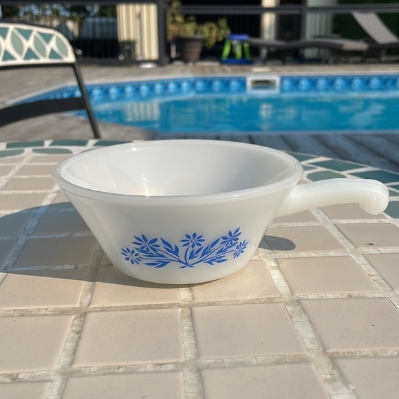 Anchor Hocking Fire King Handled Bowl - Picture 4 of 8